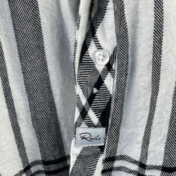 Rails Plaid Rayon Button down Shirt. Size Extra-Small. - Picture 8 of 9